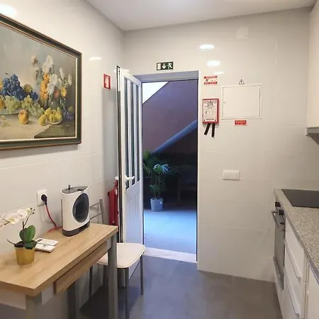 Afonso Galo Guest Ii Almada