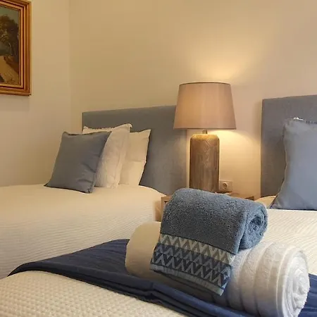 Afonso Galo Guest Ii *